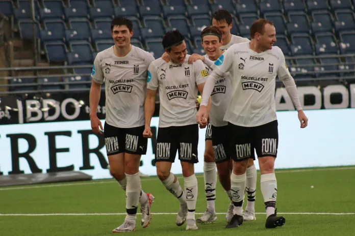 Nikolai Nilsen signerer for Eik Tønsberg etter å ha spilt for flere klubber, inkludert Sarpsborg 08 og Fredrikstad.