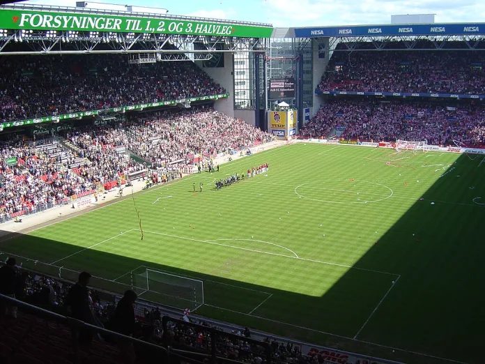 FCK tar i bruk ansiktsgjenkjenning på stadion – et nytt tiltak for å sikre ro og orden.